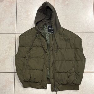 Zara Men's Olive Puffer vest